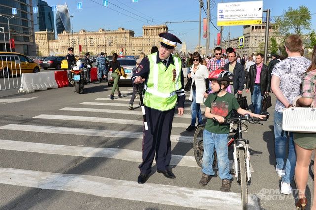 Детей нужно учить правильному поведению на дороге с детского сада. Однозначно. © / Фото: Николай Горбиков / АиФ